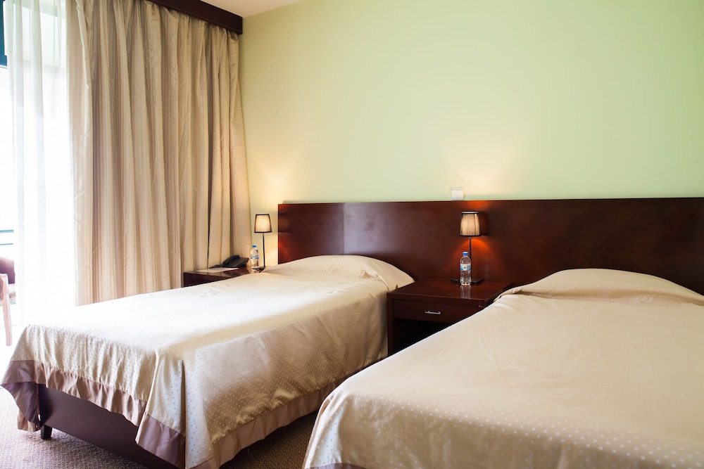 Gorillas Volcanoes Hotel 15/40