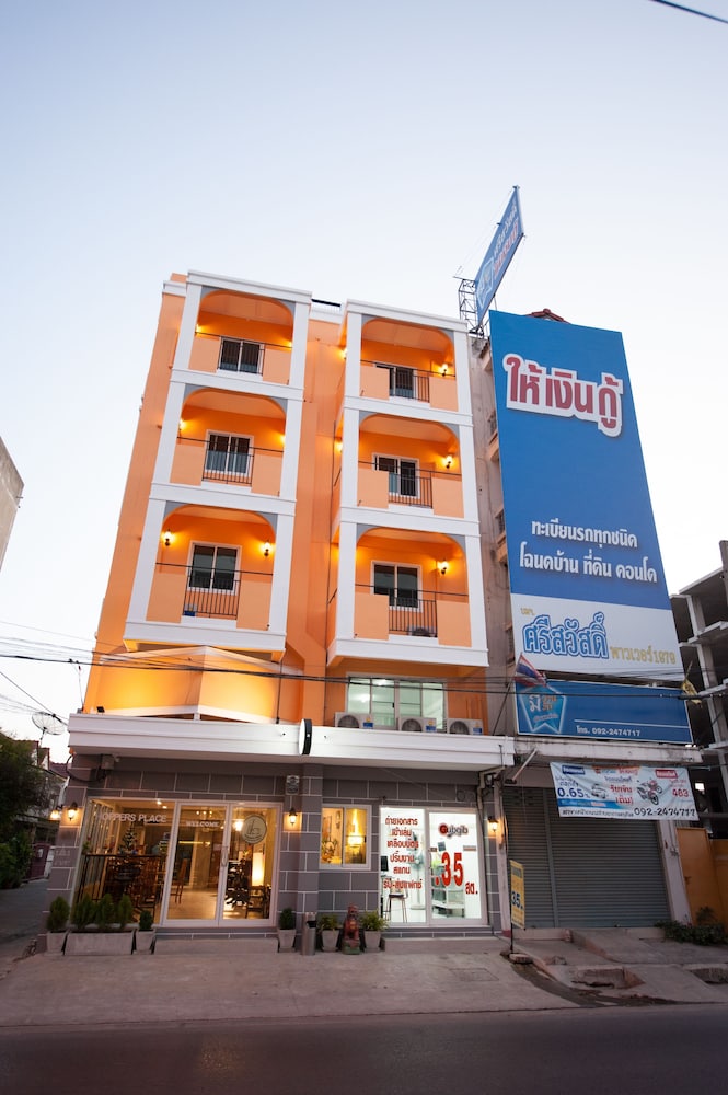 Hoppers Place Donmuang Hostel 9/46