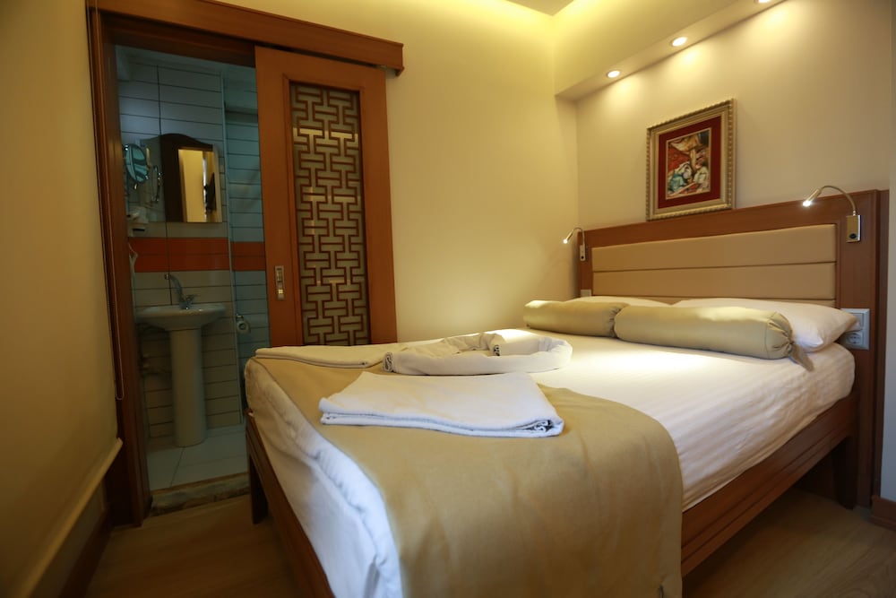 Sirkeci Park Hotel 42/68
