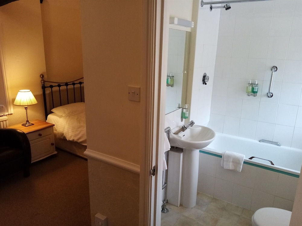 The Sibson Inn Hotel 46/50