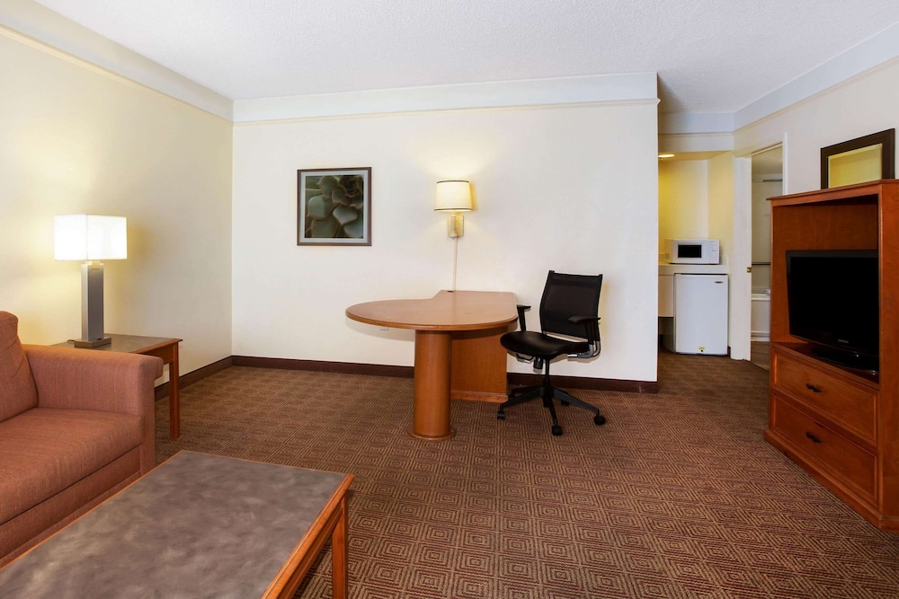 La Quinta Inn by Wyndham Austin Capitol / Downtown 31/43