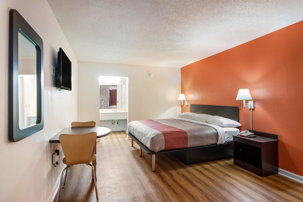 Deluxe, King Bed, Accessible