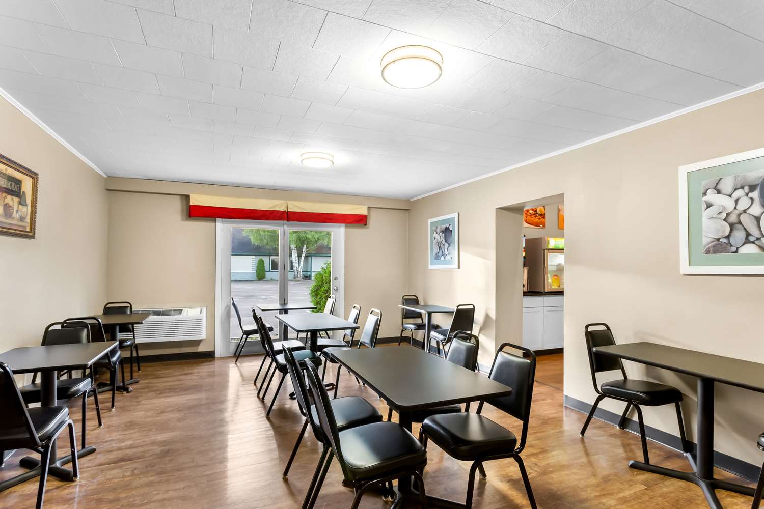 Quality Inn & Suites Gorham White Mountains 34/45