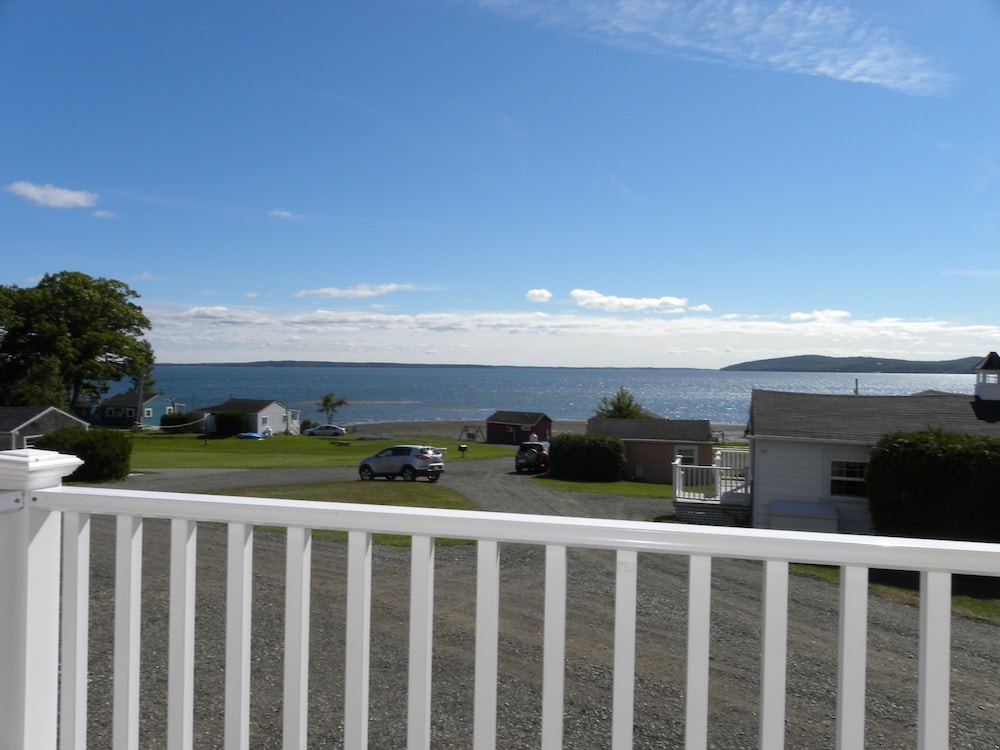 Colonial Gables Oceanfront Village 11/72