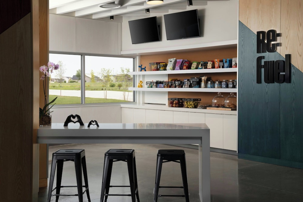 Aloft Waukee 22/29