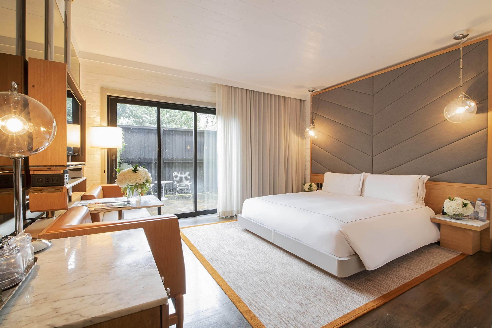 ROOM, CABANA BUILDING