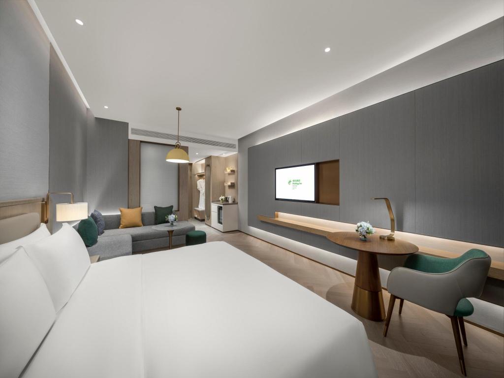 Guest Room, Superior, King Bed
