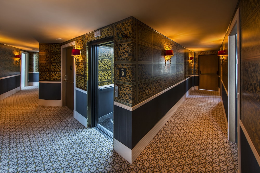 Casa Verbena Madrid, Outset Collection by Hilton 5/46