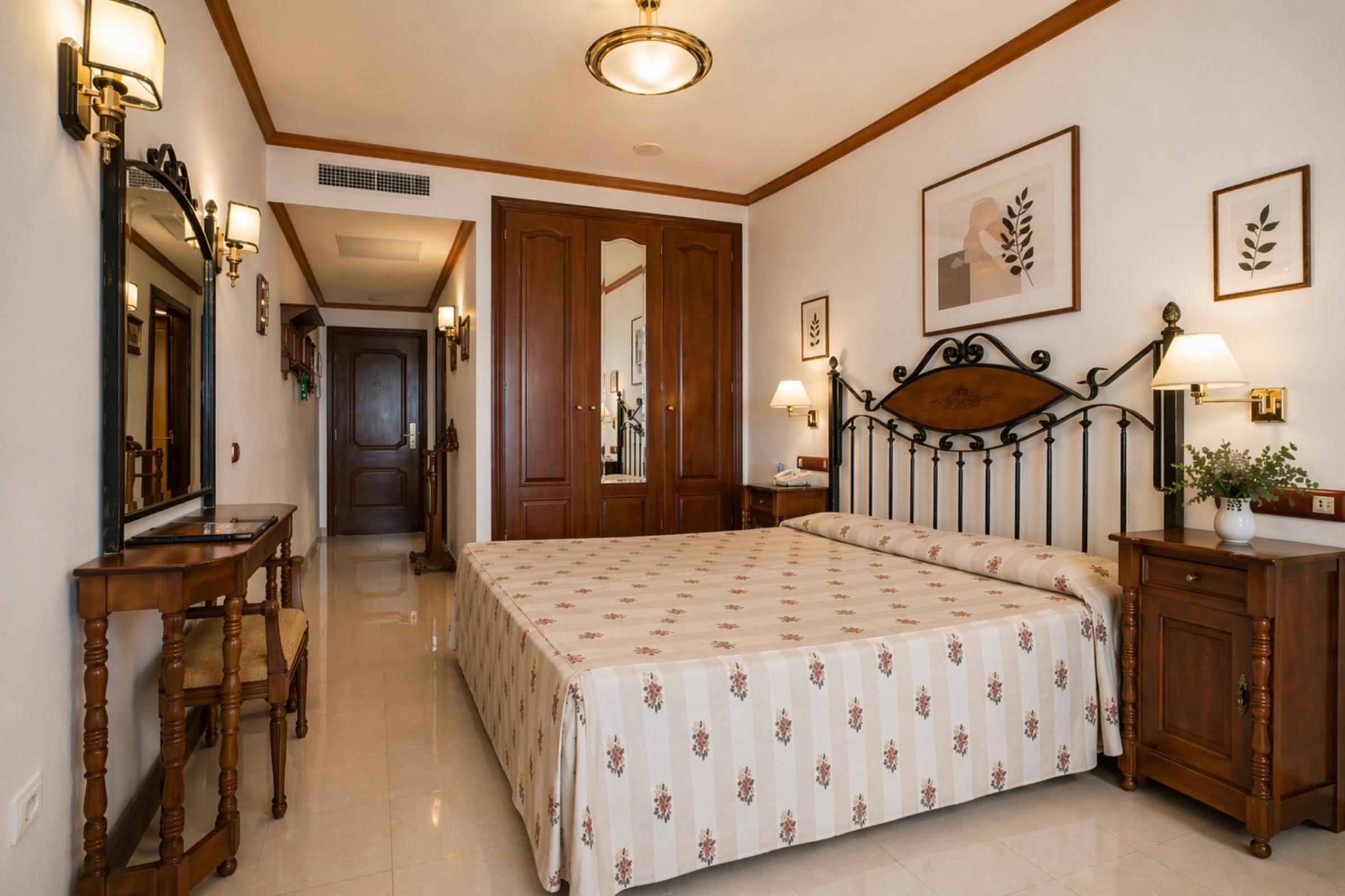 Room, Double Bed, Garden View, Balcony or Terrace