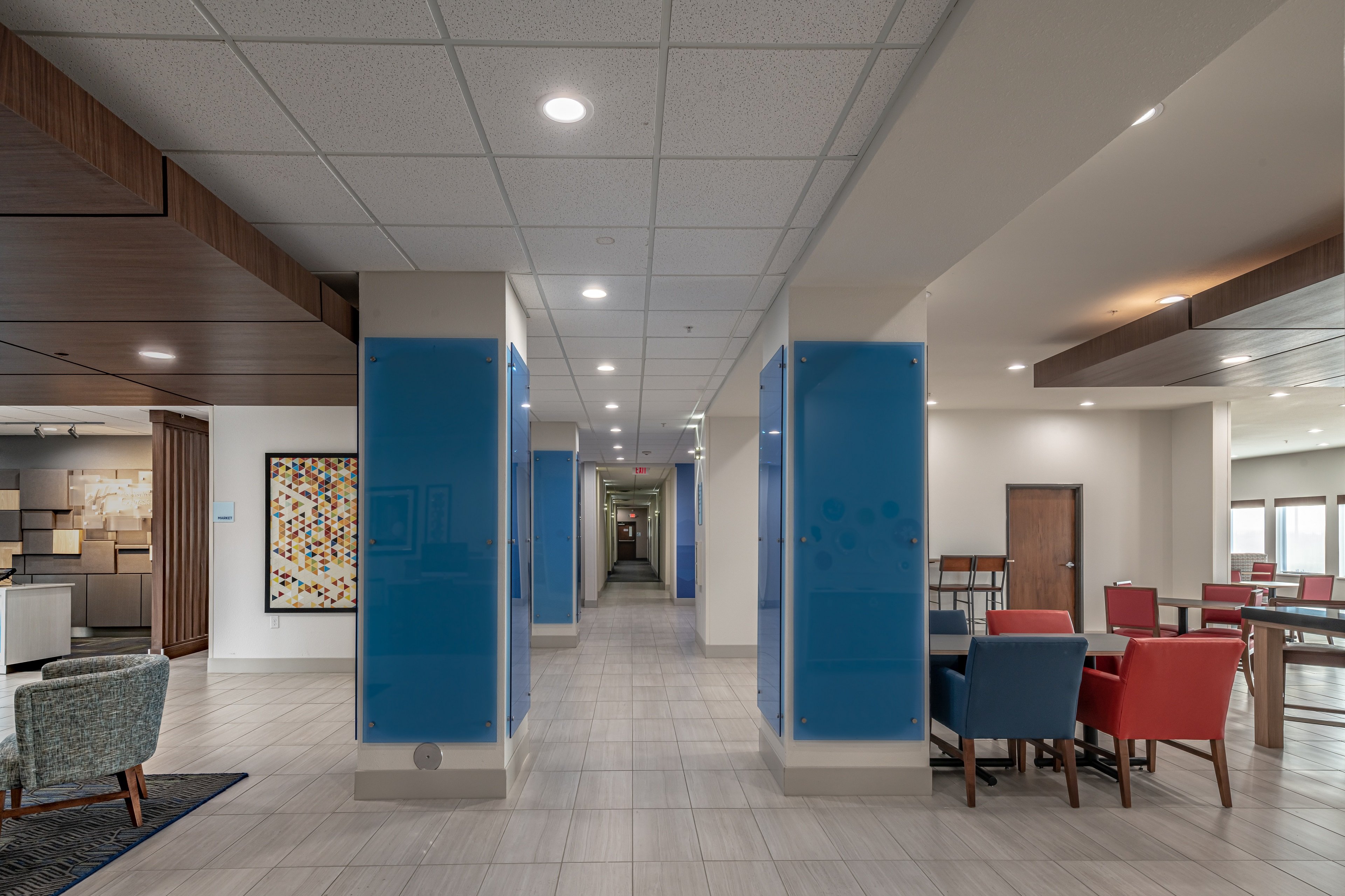 Holiday Inn Express Suites N Waco Area West 39/51