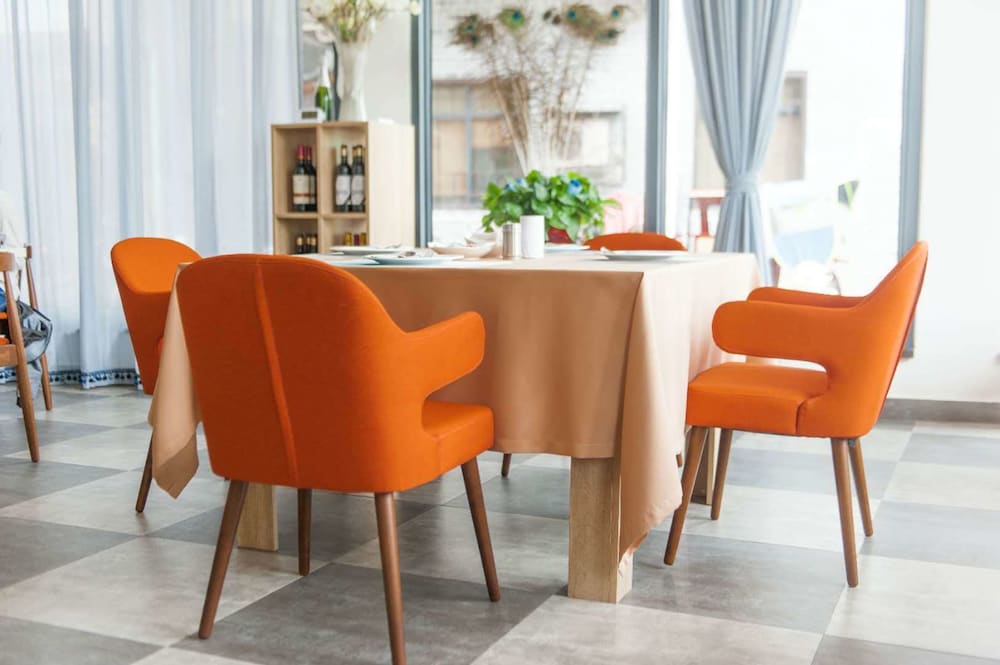 Z-Up Boutique Hotel 40/50