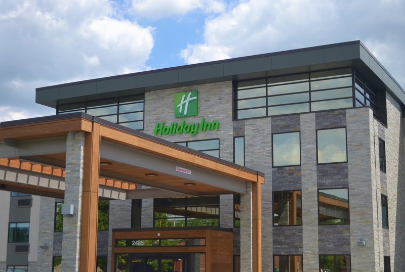 Holiday Inn Columbus an IHG Hotel (ex. Comfort Inn and Suites) 4/58