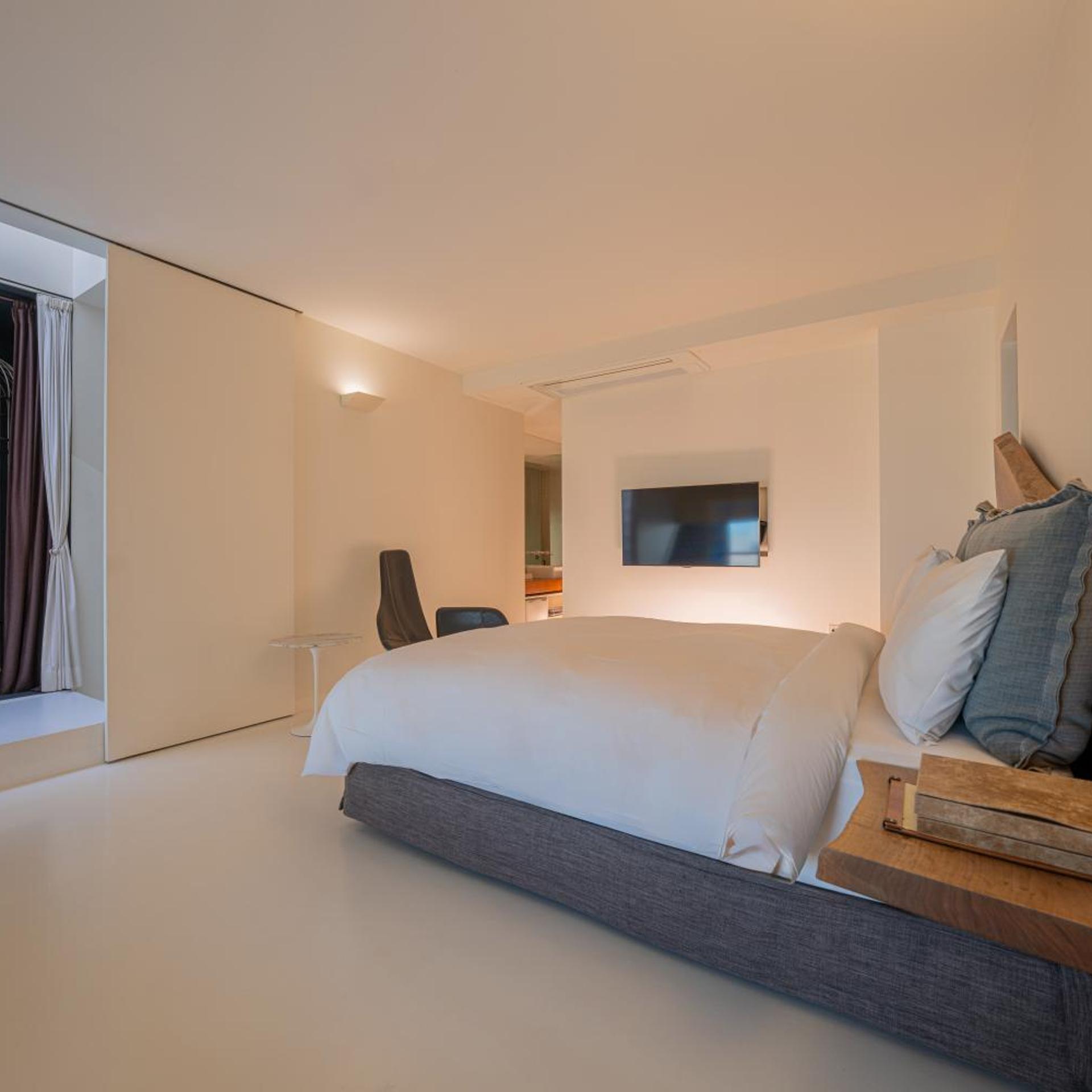 Cinema, Penthouse, Triple