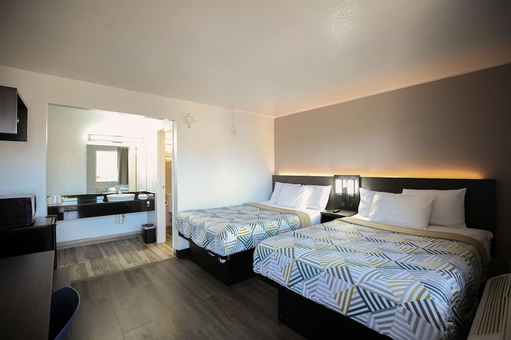 Motel6 Sacramento, CA - Old Sacramento North 24/57