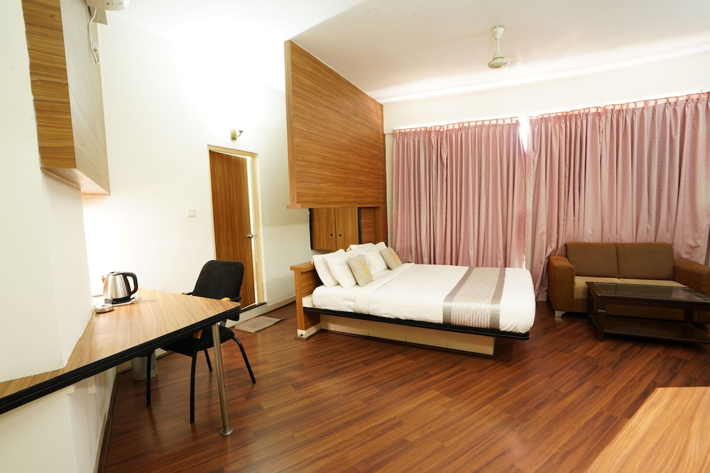 HOTEL GRAND BEE 31/50