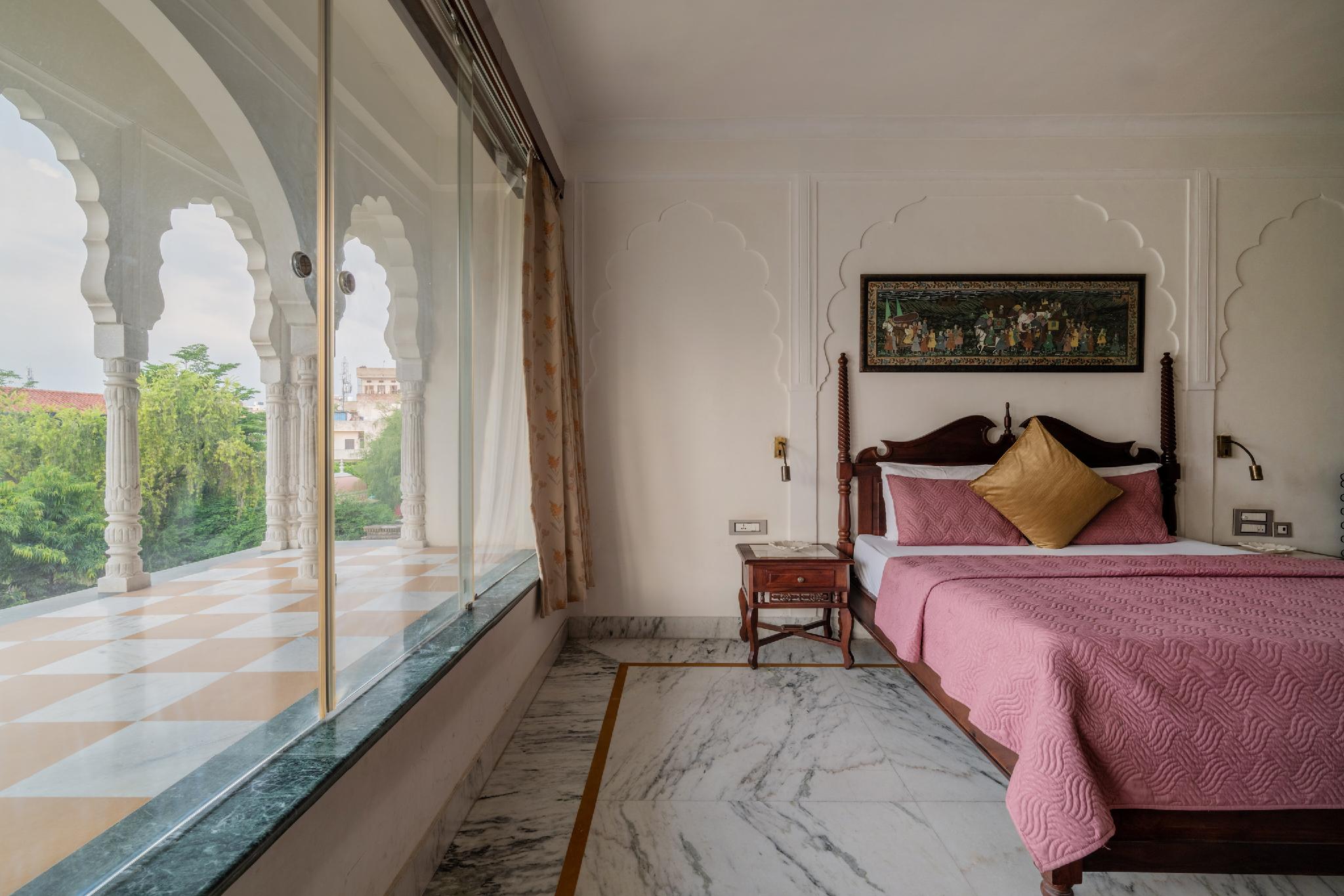 Maharaja, Suite