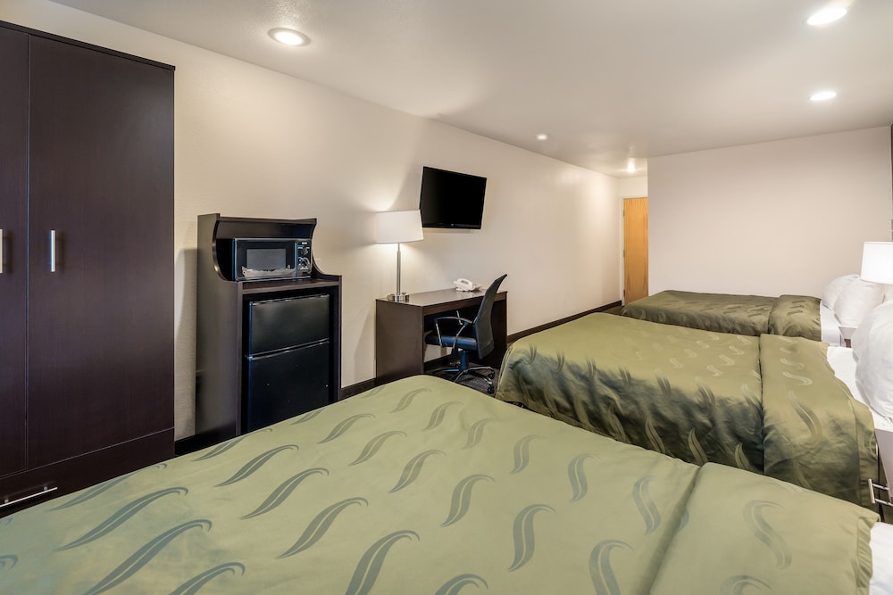 Quality Inn and Suites near NAS Fallon 17/30