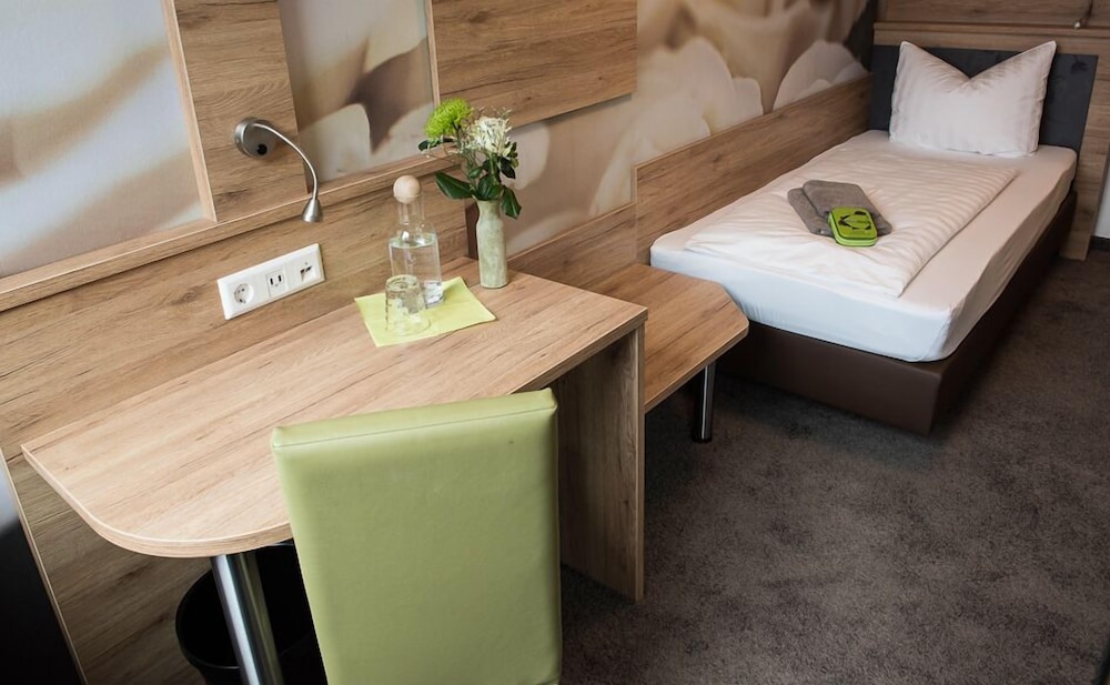 The Outlet Hotel 27/37