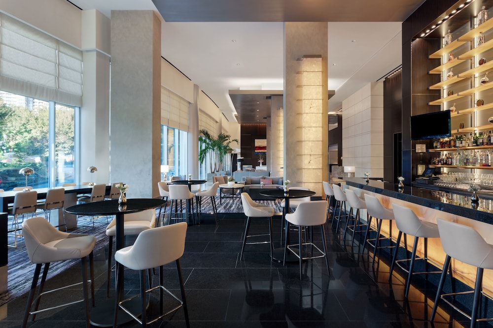 Loews Atlanta Hotel 63/83