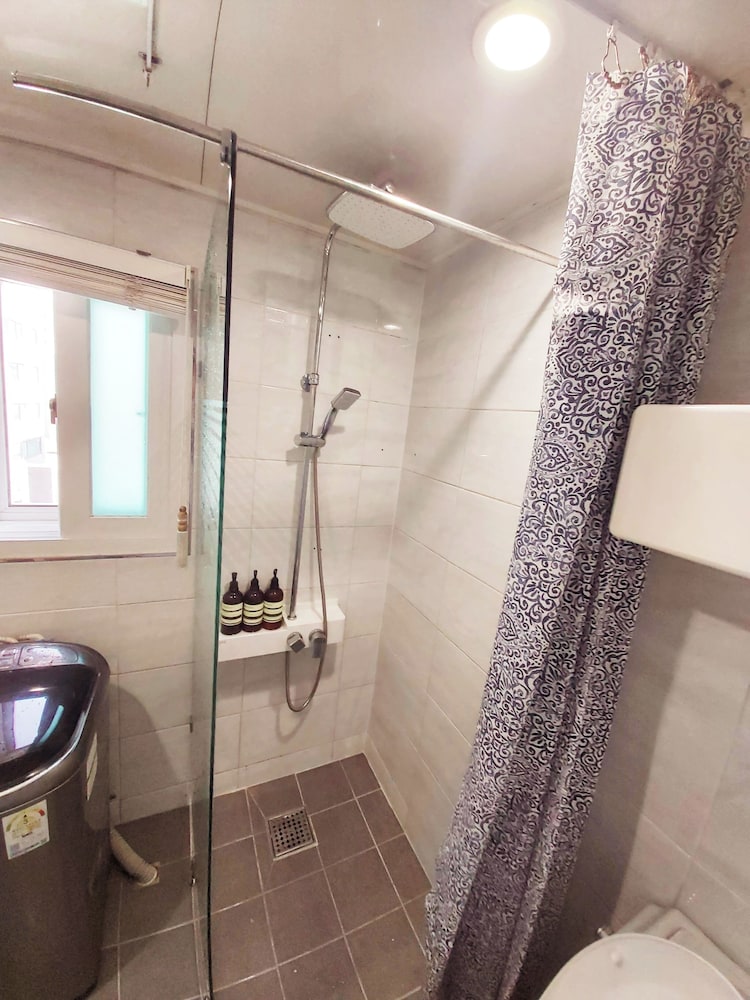 Blueboat Hostel Myeongdong 37/40
