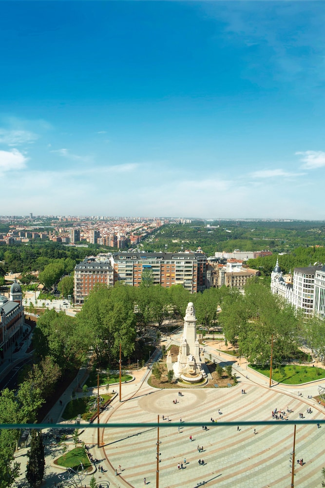 Hotel RIU Plaza Espana 62/69