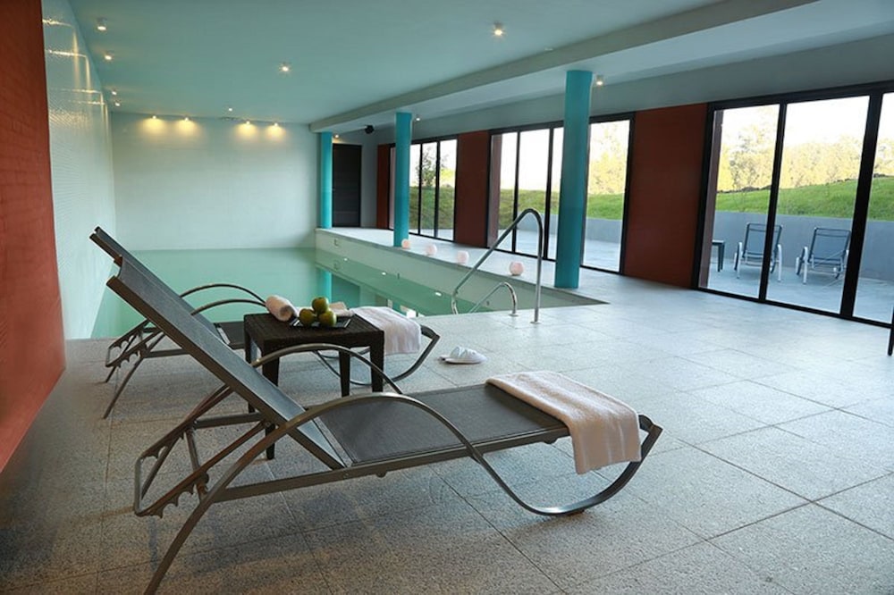 swimming pool spa