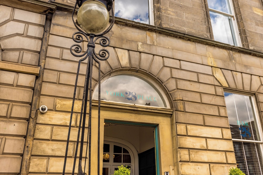 28 York Place 5/56
