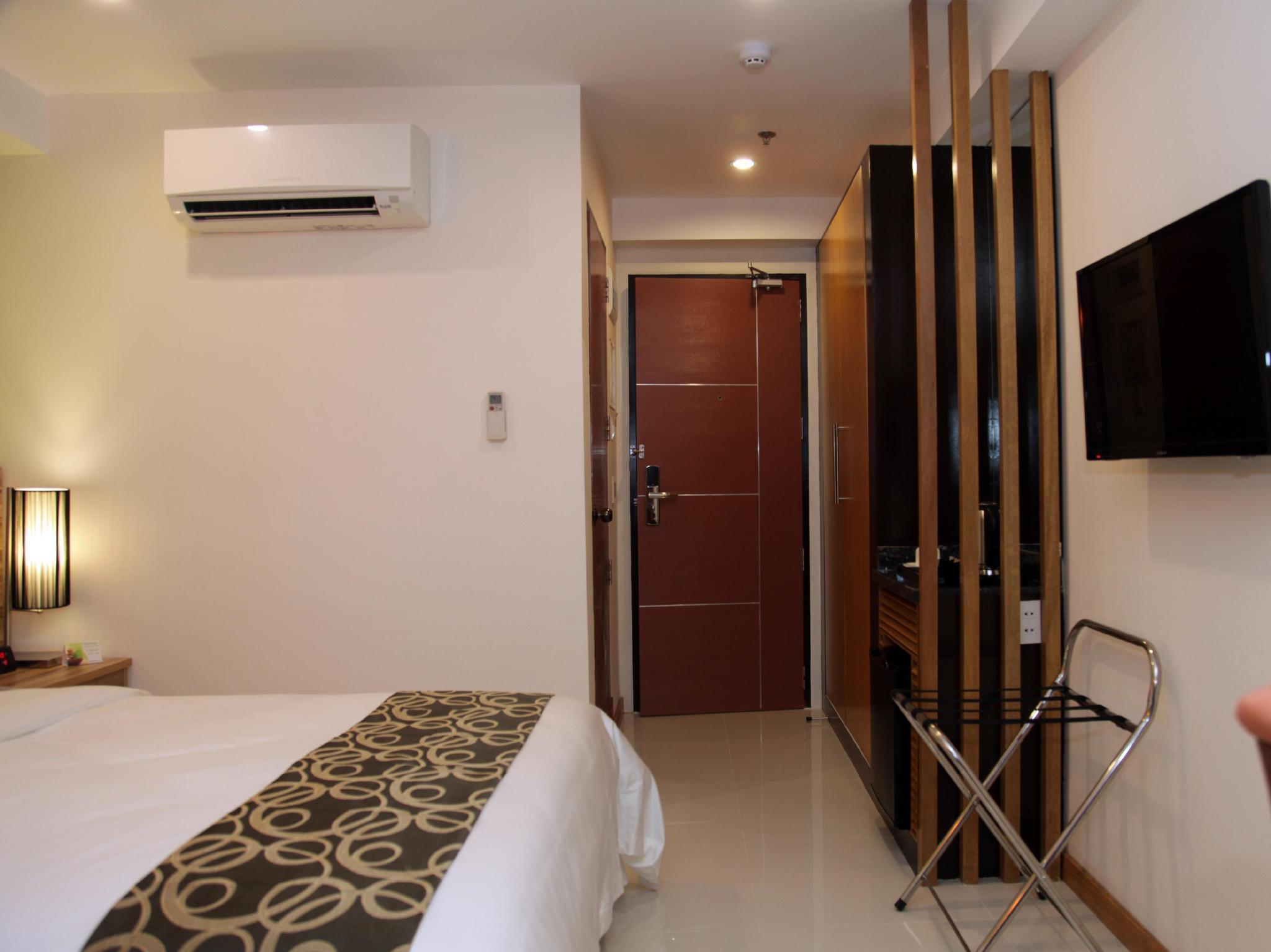 Guijo Suites Makati 10/24