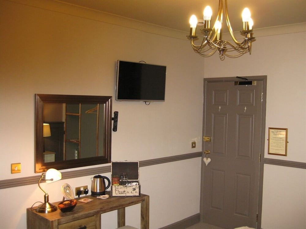 Pen Mill Hotel 6/50