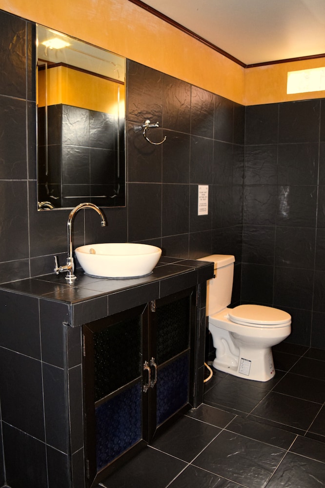 LANTA PEARL BEACH RESORT 77/78