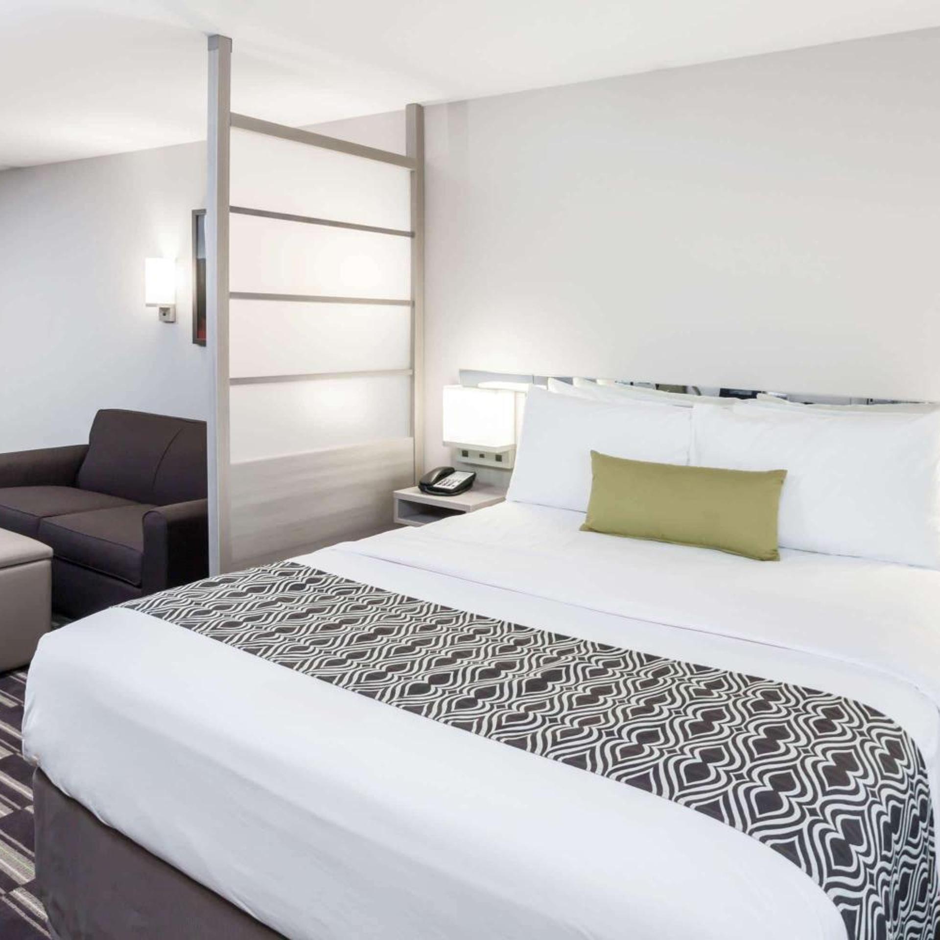 Superior, Queen Bed, Accessible