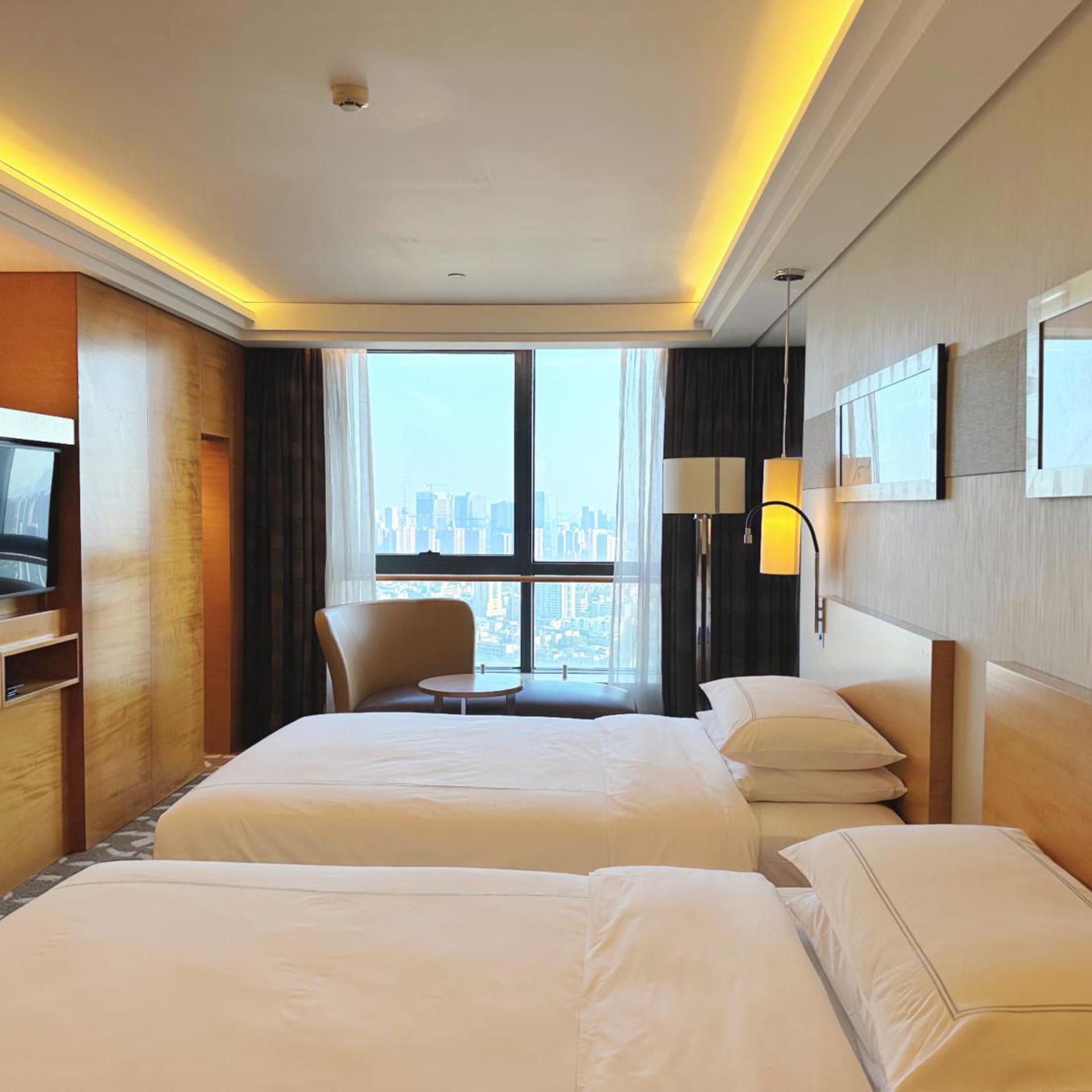 SWISS, EXECUTIVE, TWIN BEDS