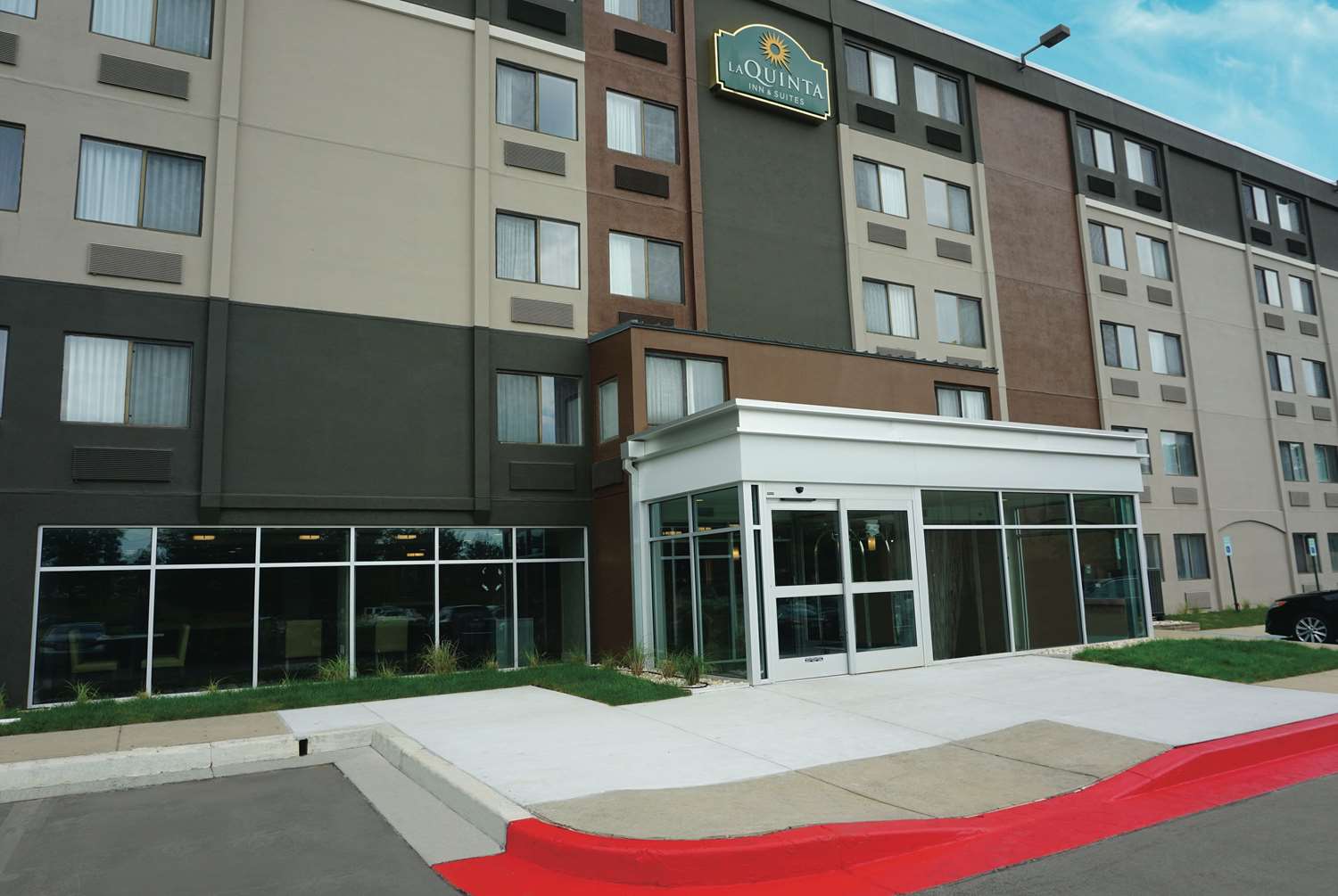 La Quinta Inn & Suites by Wyndham Baltimore N / White Marsh 40/46