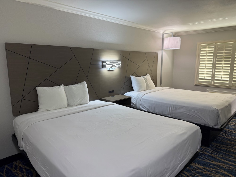 Travelodge by Wyndham Odessa 6/30