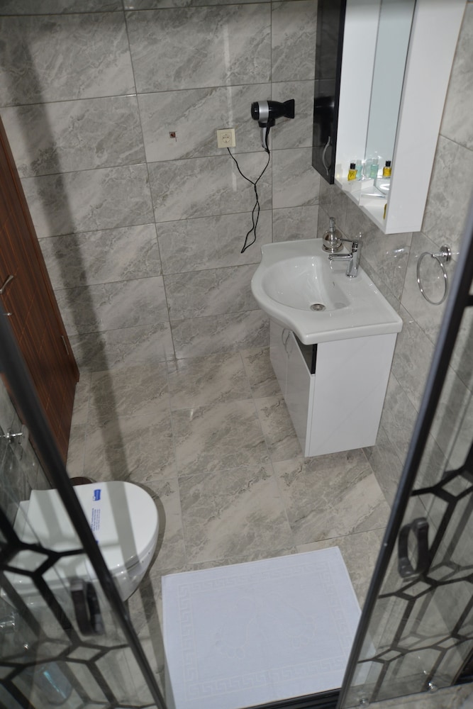 Tevetoglu Hotel 49/50