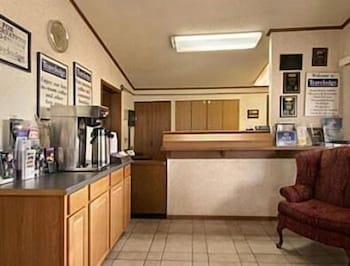 KNIGHTS INN GREENVILLE 1/8