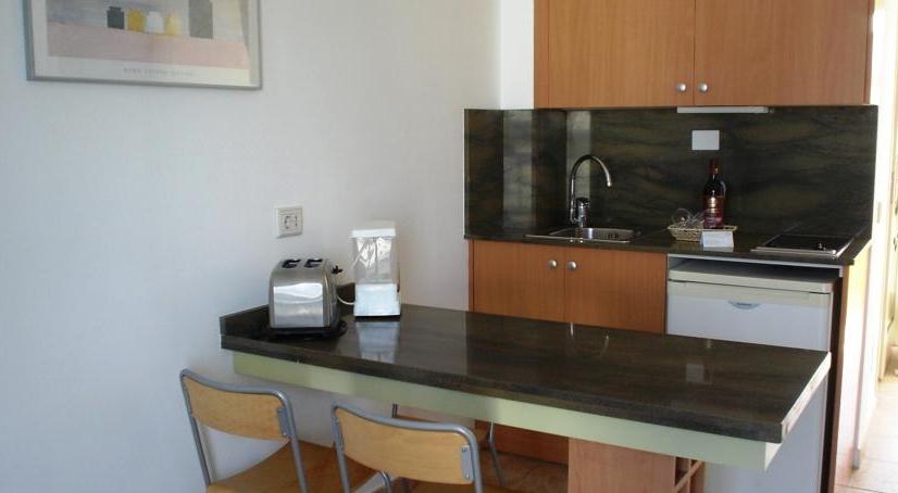 Karina Apartments 21/28