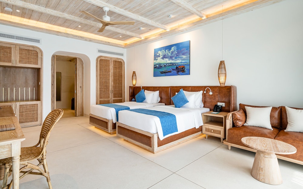 Stelia Beach Resort 12/50