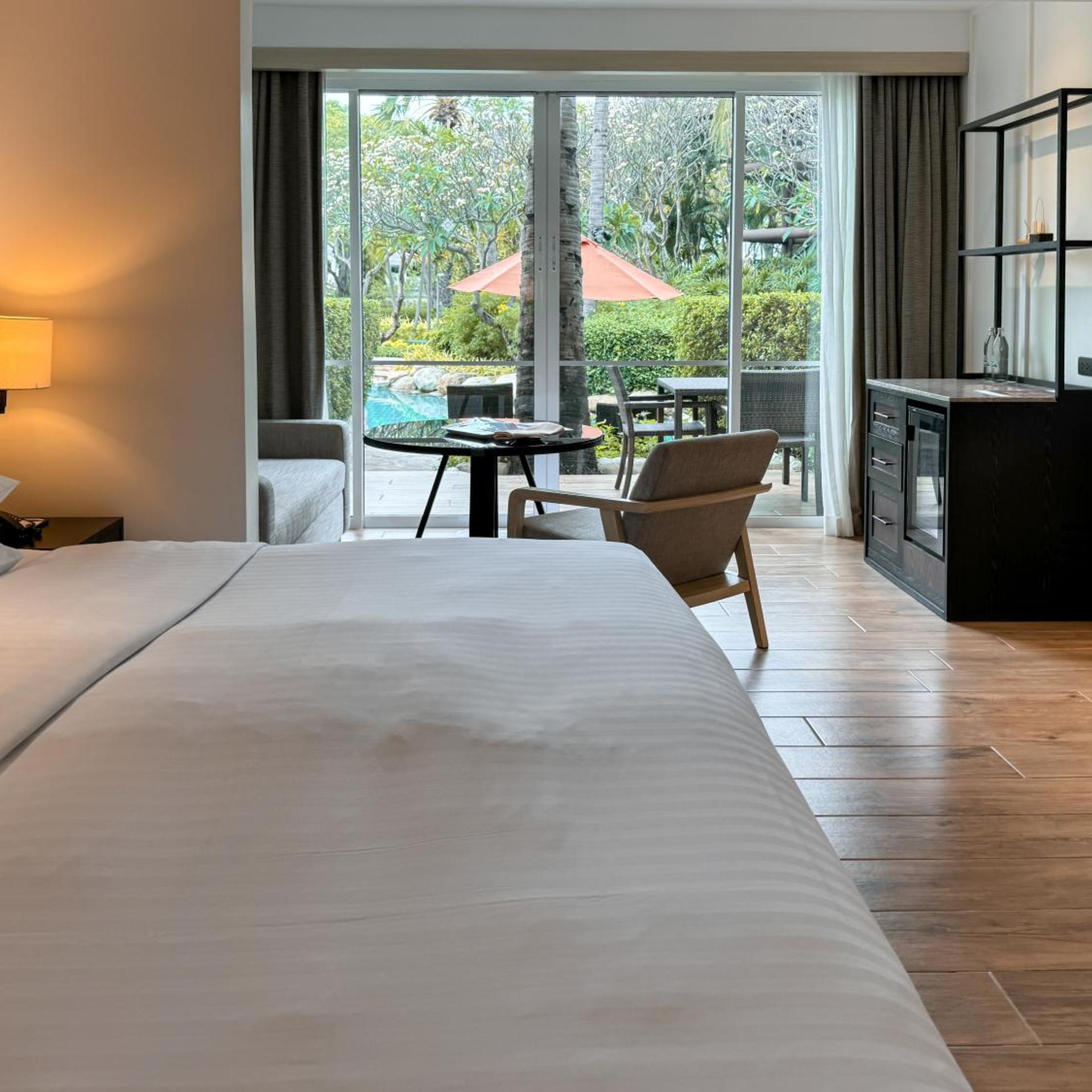 Room, King Bed, Pool Access, Hyatt Regency Hua Hin 3/5