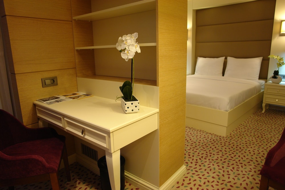 Hotel Le Mirage 12/69