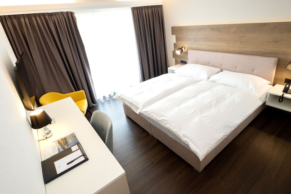 Polo Inn 25/41