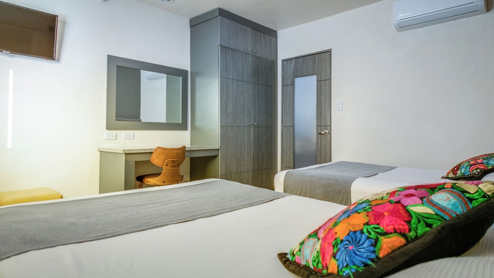 Senior, Suite, 2 Double Beds, Sofa, Kitchen، Home Suites Rotarismo 3/7