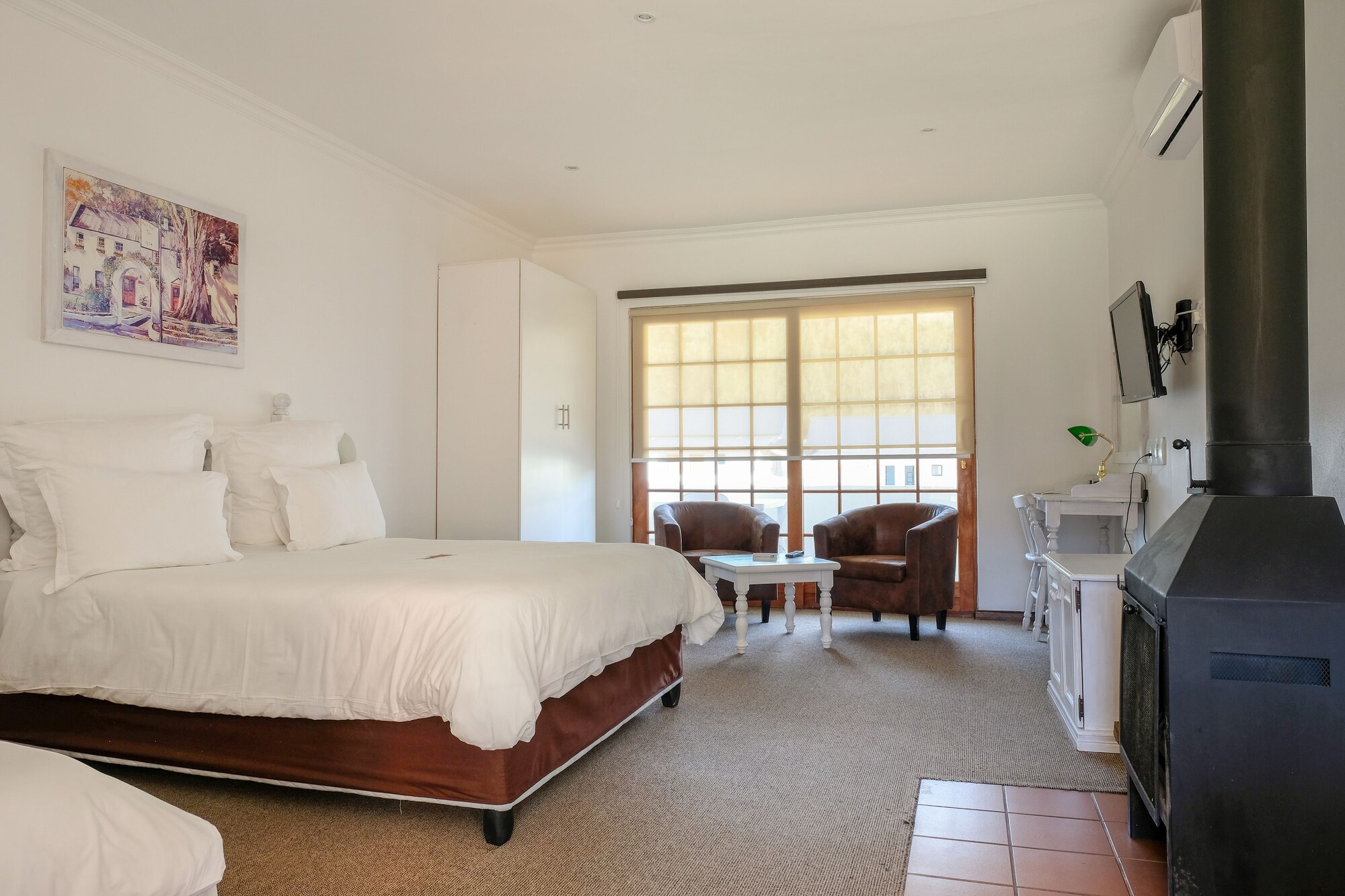 Connecting, King Bed, 4 Beds, 1 Double and 4 Single Beds, 4 Bunk Beds