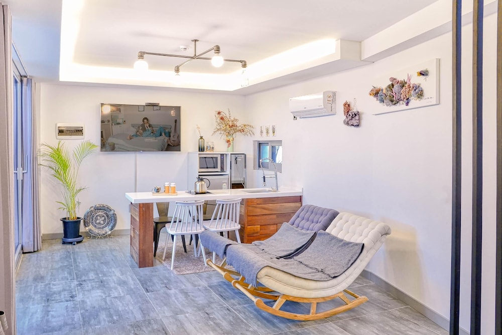 Seogwipo Dawa Pool Villa Pension 30/50