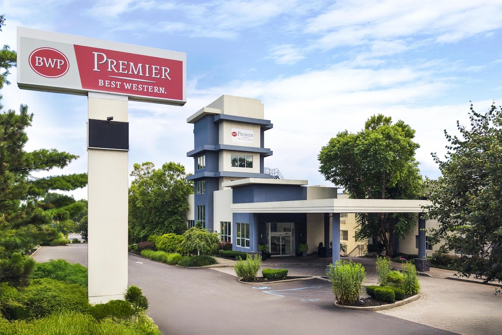 Best Western Premier Plainview-Long Island Hotel 46/52