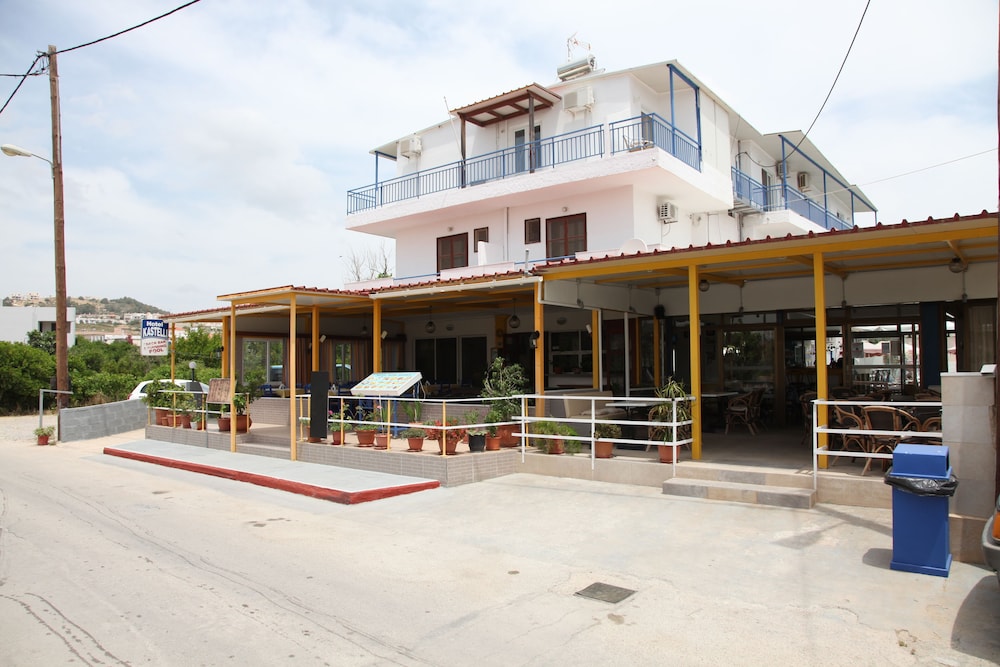 Kastelli Hotel 3/33
