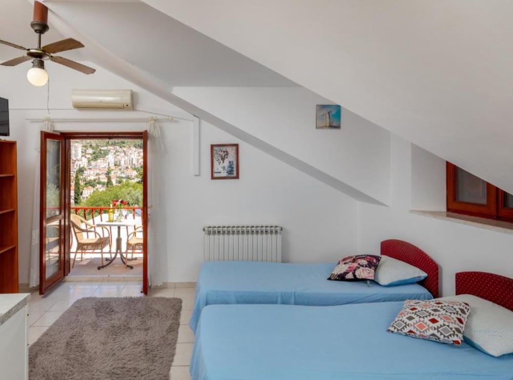 VILLA VALJALO 29/50