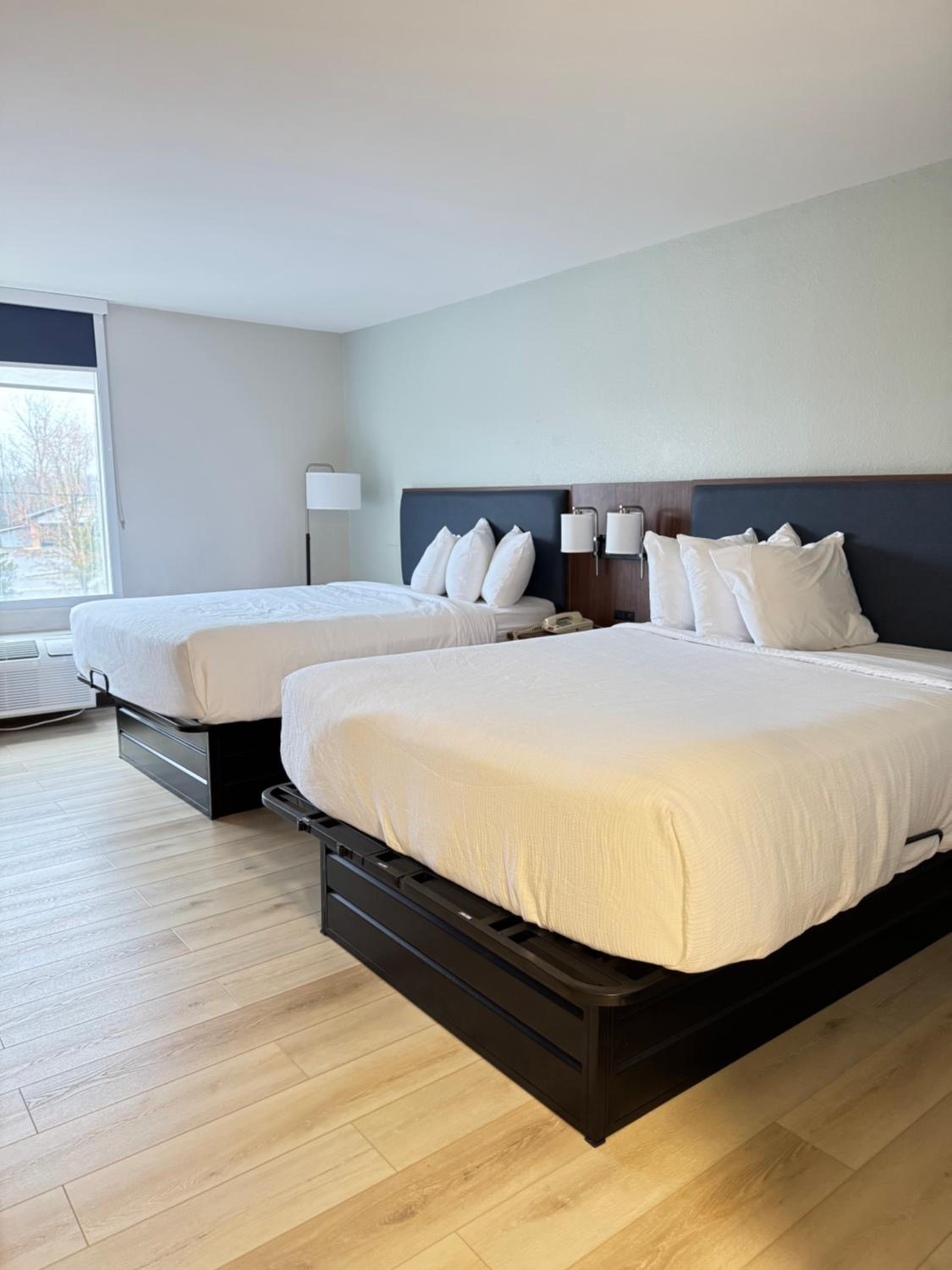 Tower, Queen Bed, Accessible