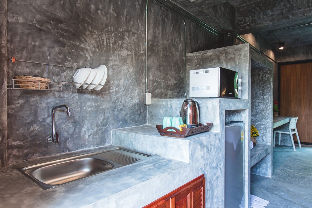 Stucco Loft Residency 35/72