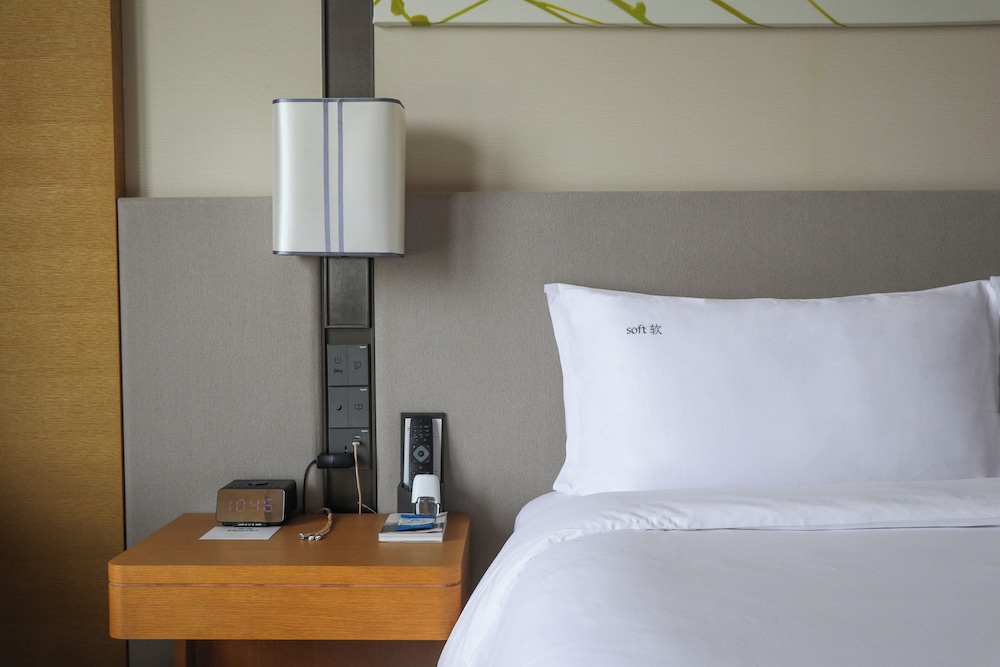 HOLIDAY INN NANJING HARBOUR 30/76
